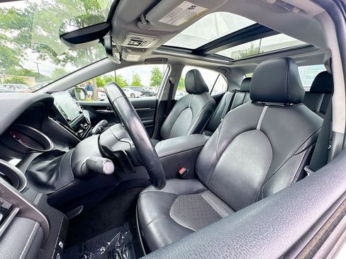 Used 2021 Toyota Camry XSE FWD image 10