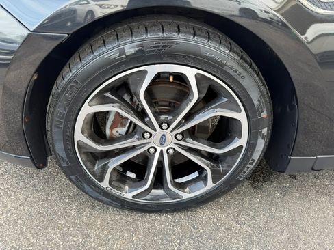 Used 2015 Ford Taurus SHO w/ Equipment Group 401A image 73