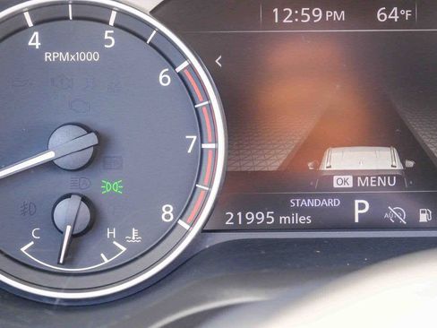 Used 2024 Nissan Rogue SV w/ SV Premium Package FWD image 24
