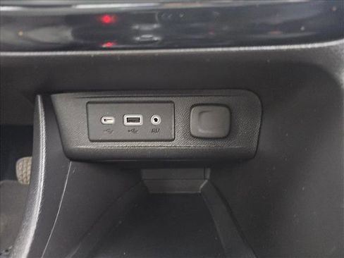 Used 2023 Buick Encore GX Select w/ Safety Package II image 28