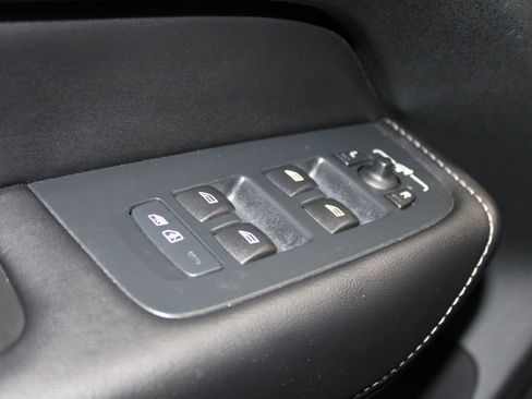 Used 2023 Volvo XC60 B6 Ultimate image 40