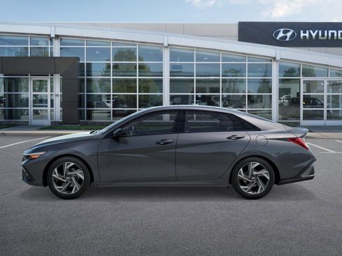New 2026 Hyundai Elantra SEL Sport Premium image 3
