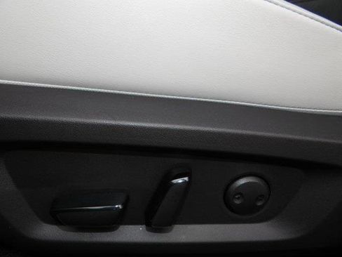 New 2026 Mitsubishi Outlander SE image 16