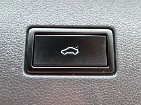 Used 2019 Volkswagen Atlas SE FWD image 12