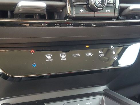 New 2025 Nissan Kicks SR image 21