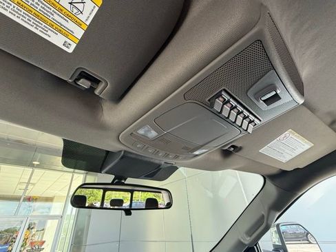 Used 2022 Ford F250 XLT w/ XLT Premium Package AWD/4WD image 32