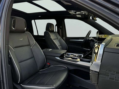 Used 2025 Cadillac Escalade ESV Sport w/ Touring Package image 51