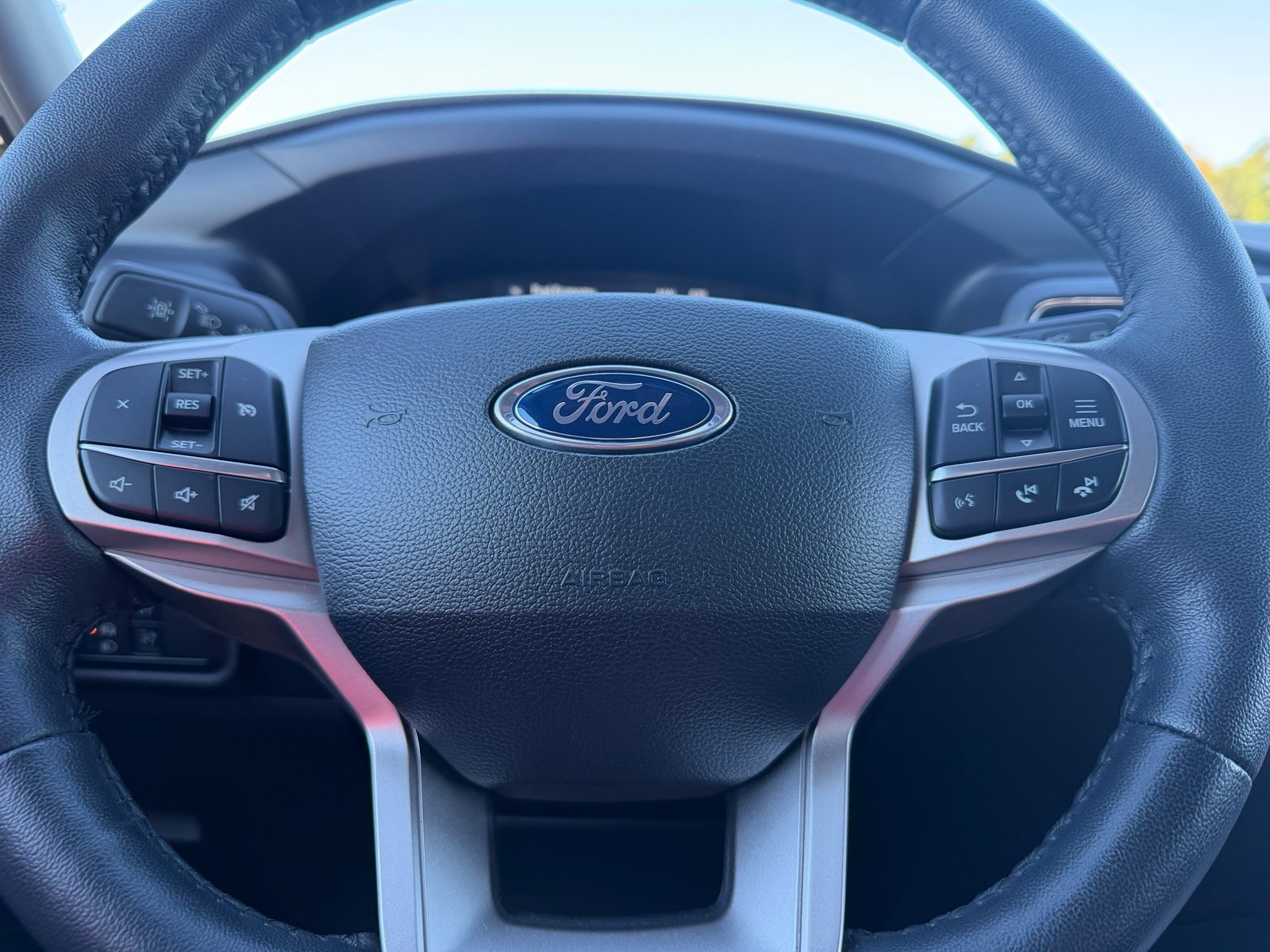 Used 2024 Ford Explorer XLT w/ Equipment Group 202A AWD/4WD image 19