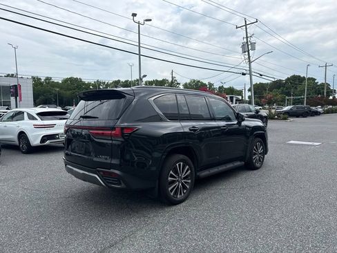 Used 2024 Lexus LX 600 4WD w/ Appearance Package image 4