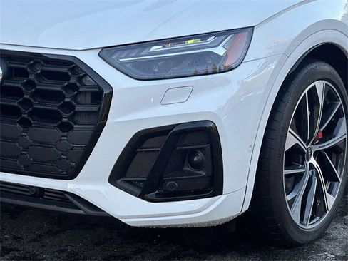 Used 2021 Audi SQ5 Prestige w/ Prestige Package image 8