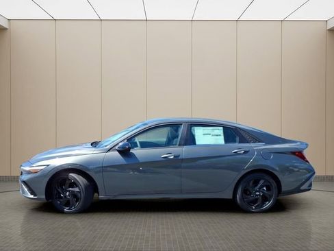 New 2026 Hyundai Elantra SEL Sport FWD image 5