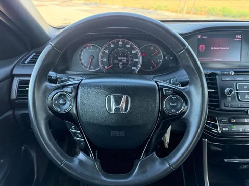 Used 2017 Honda Accord Sport image 23