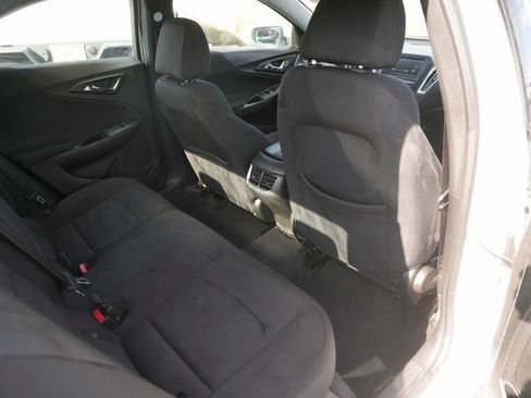 Used 2018 Chevrolet Malibu LT image 14