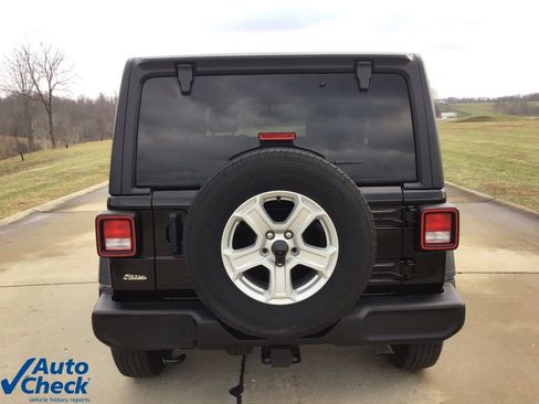 Used 2021 Jeep Wrangler Unlimited Sport image 4