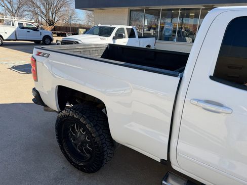 Used 2018 Chevrolet Silverado 2500 LT w/ Z71 Package, Off-Road image 16