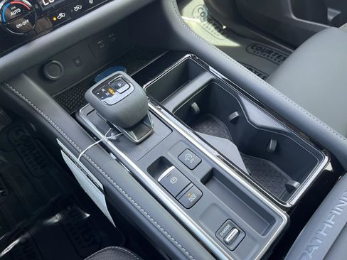 New 2026 Nissan Pathfinder SL FWD image 26