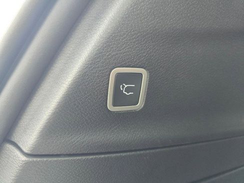 New 2026 Chrysler Pacifica Select image 16