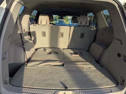 Used 2017 GMC Acadia SLE image 9