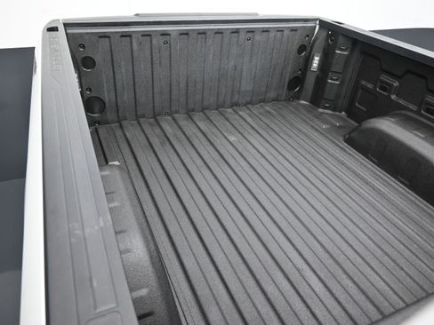 Used 2022 Chevrolet Silverado 1500 LT Trail Boss w/ LT Trail Boss Premium Package AWD/4WD image 44