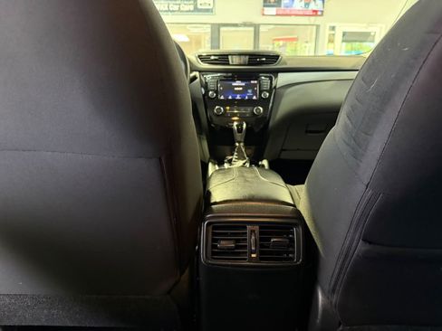 Used 2020 Nissan Rogue Sport S FWD image 19