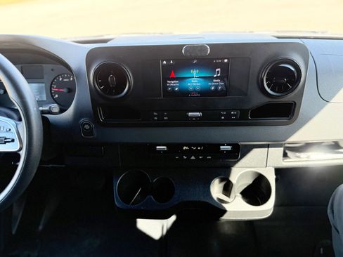 Used 2020 Mercedes-Benz Sprinter 3500 w/ Exterior Lighting Package image 19