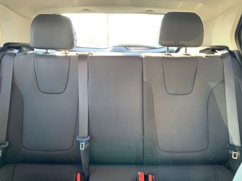 Used 2025 Buick Encore GX Preferred image 36