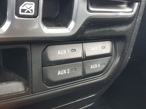 Used 2022 Jeep Gladiator Willys image 27