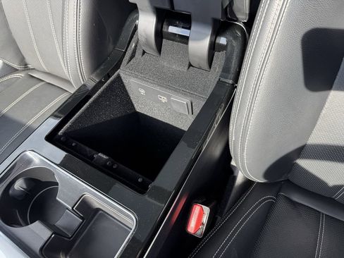 Used 2023 Land Rover Range Rover Velar R-Dynamic S image 29