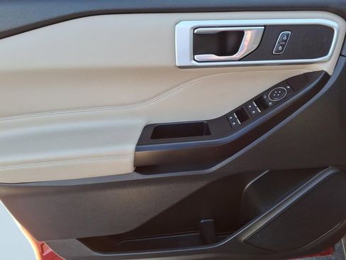 Used 2020 Ford Explorer XLT w/ Equipment Group 202A RWD image 13