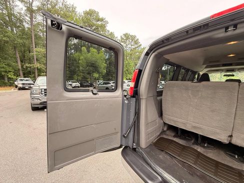 Used 2017 GMC Savana 2500 LT w/ LT Preferred Equipment Group RWD image 14