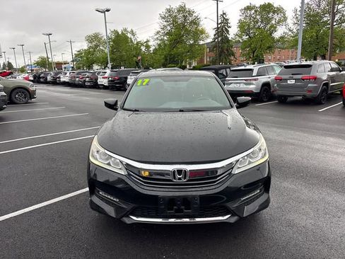 Used 2017 Honda Accord Sport image 5