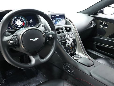 Used 2018 Aston Martin DB11 V12 image 41