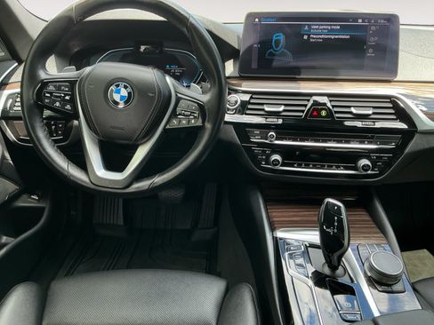 Used 2022 BMW 530i xDrive w/ Premium Package AWD/4WD image 10