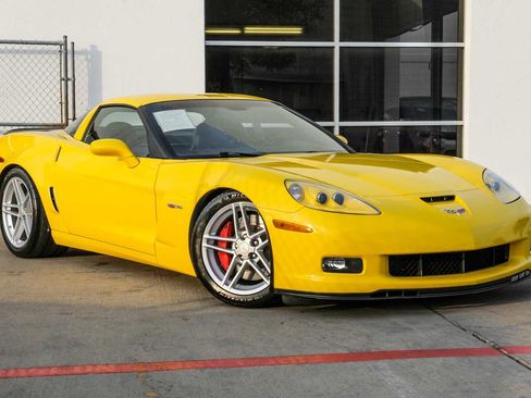 Used 2006 Chevrolet Corvette Z06 w/ Preferred Equipment Group image 6
