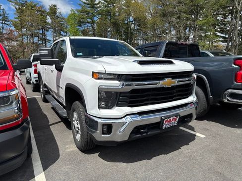 Used 2025 Chevrolet Silverado 2500 LT w/ Convenience Package AWD/4WD image 2