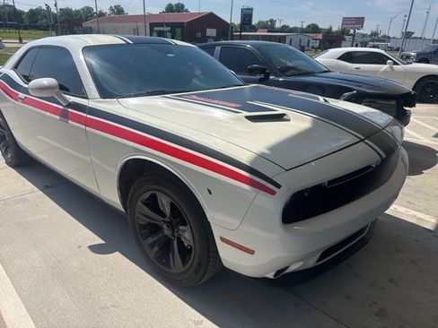 Used 2021 Dodge Challenger SXT RWD image 1