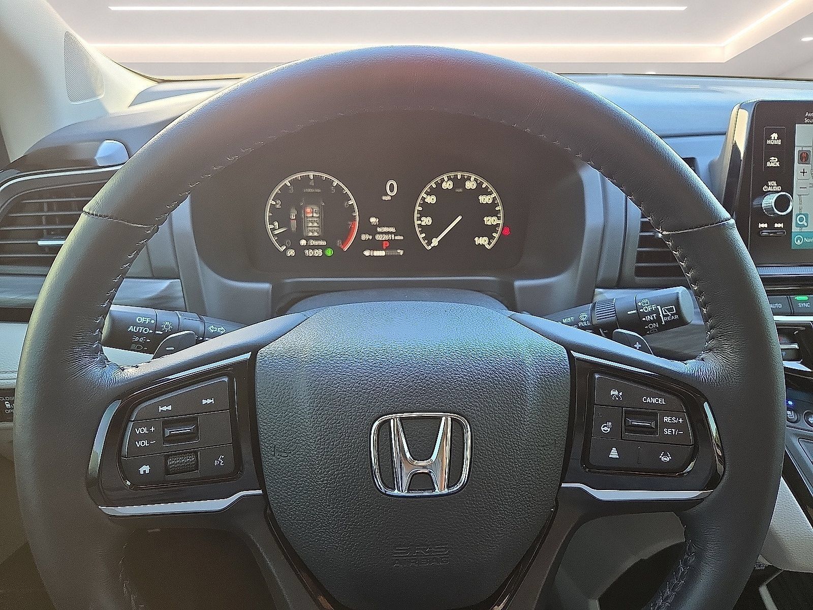 Used 2025 Honda Odyssey Elite image 4