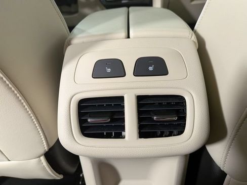 Used 2023 Buick Envision Avenir FWD image 29