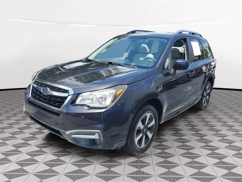 Used 2017 Subaru Forester 2.5i Premium AWD/4WD image 3