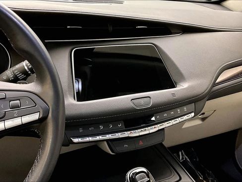 Used 2021 Cadillac XT4 Luxury image 12