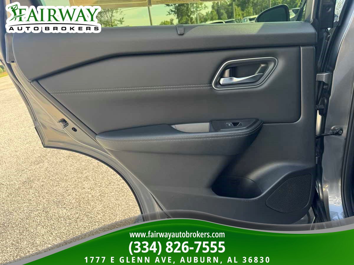 Used 2026 Nissan Rogue Platinum w/ Platinum Premium Package AWD/4WD image 30