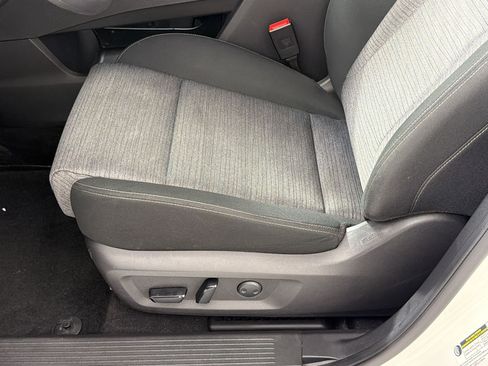 Used 2023 Nissan Rogue SV AWD/4WD image 14