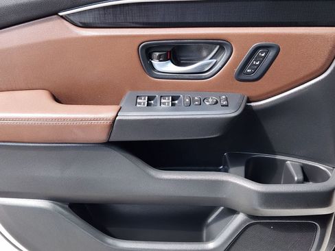 Used 2025 Honda Pilot Elite image 21