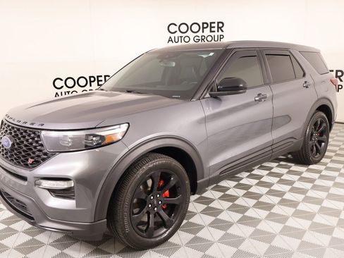 Used 2022 Ford Explorer ST w/ ST Street Pack image 10