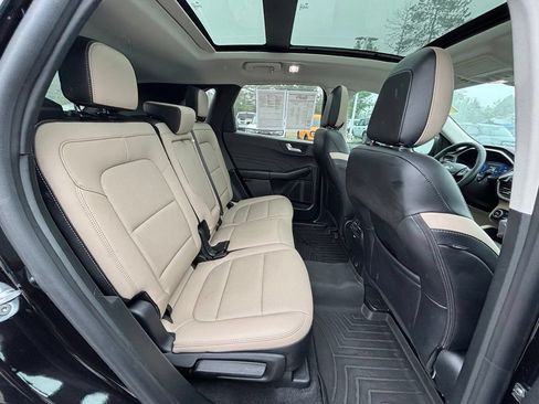 Used 2021 Ford Escape SEL w/ Technology Package FWD image 18