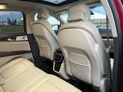 Used 2022 Lincoln Nautilus Reserve w/ Equipment Group 202A image 33