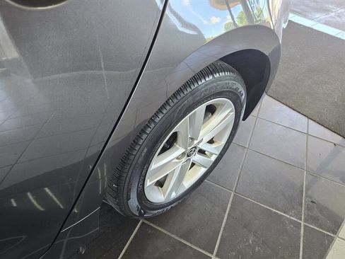 Used 2021 Toyota Corolla SE image 29