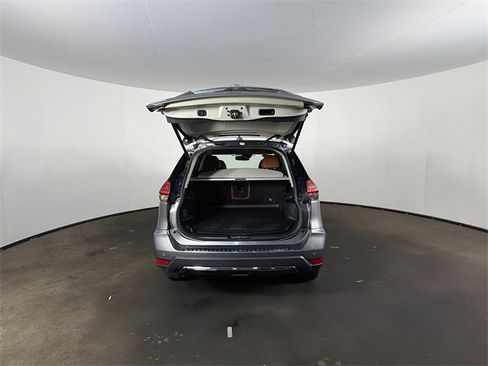 Used 2020 Nissan Rogue SV image 23