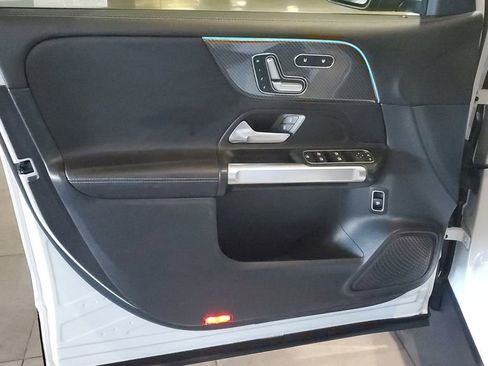 Used 2022 Mercedes-Benz GLB 35 AMG 4MATIC image 22