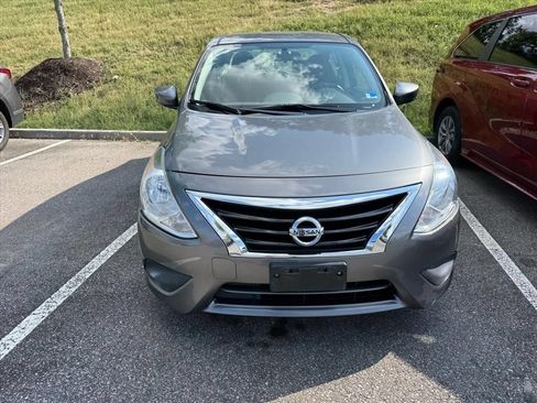 Used 2019 Nissan Versa S Plus FWD image 4